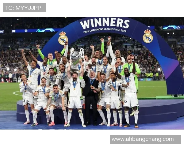 足球明星们的辉煌瞬间与传奇故事的完美收官图片集锦